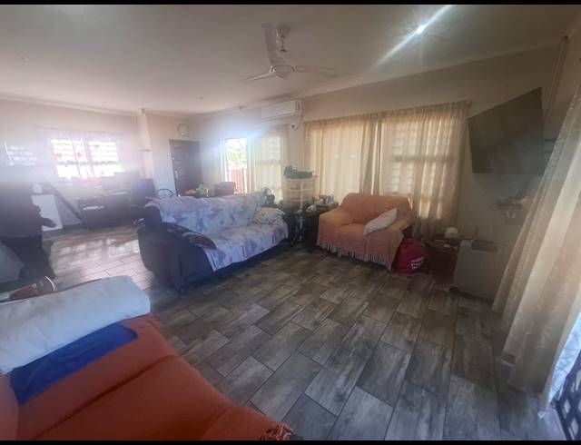 4 BEDROOM HOUSE FOR SALE IN MARGATE BEACH